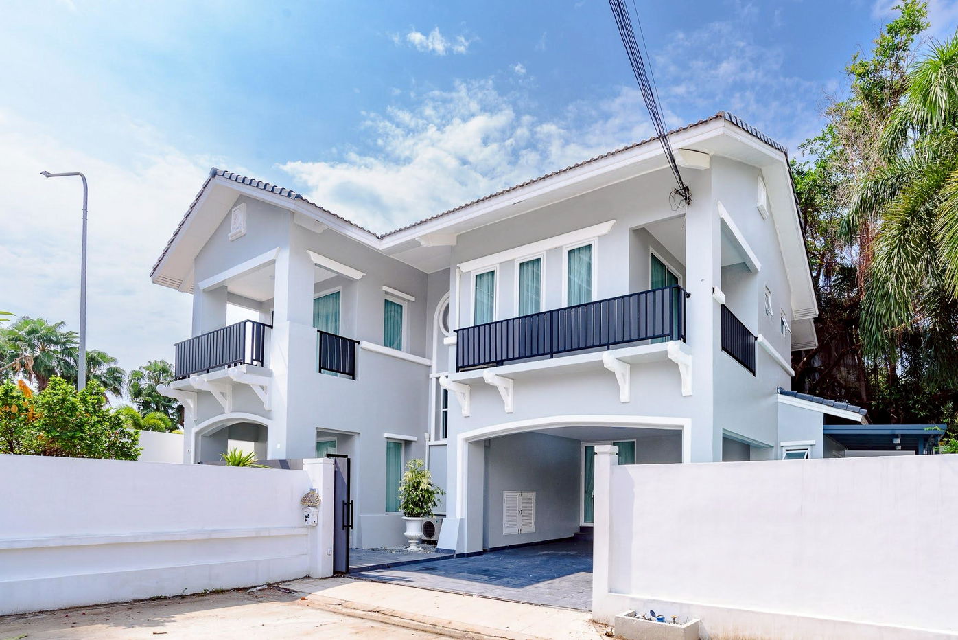 รูป Modern 4 Bedrooms Pool Villa in Jomtien for Sale - รูปที่ 1/21