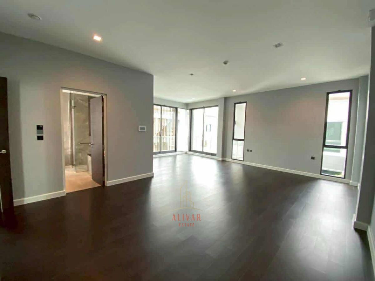 รูป SH120125 ขาย บ้านเดี่ยว 3 ชั้น 5 ห้องนอน at The Gentry พัฒนาการ 2 พร้อมลิฟต์และสระว่ายน้ำส่วนตัว เชื่อมต่อทองหล่อ-เอกมัย เพียง 7 นาที - รูปที่ 9/12