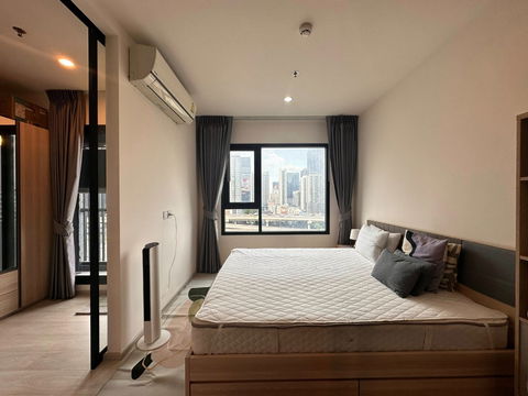 Ready to move in Life Asoke Condo for Rent 