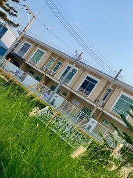 ให้เช่า ทาวน์โฮม โครงการ เสนาวีว่า รัตนาธิเบศร์-บางบัวทอง , 2ชั้น วิวสวน ใกล้ตลาดบางบัวทอง,โรงพยาบาล,โรงเรียน,วัด,รถไฟฟ้า,ห้าง เดินทางสะดวก