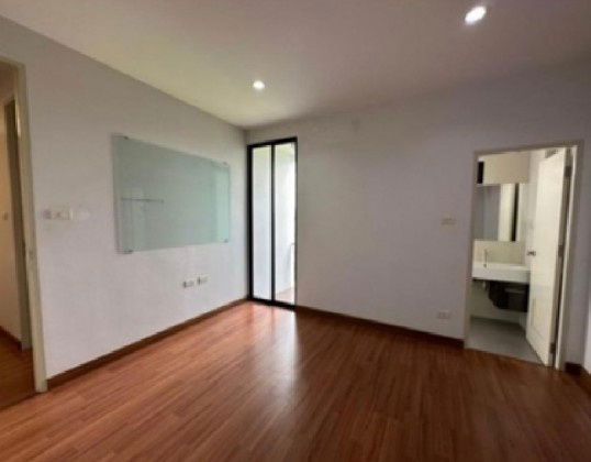 รูป ให้เช่าทาวน์โฮม 3 ชั้น โครงการ เฮ้าส์ 35 / HAUS 35 แจ้งวัฒนะ / บ้านหน้ากว้าง 8 เมตร / ตกแต่งเป็นสำนักงาน กั้นกระจกแล้ว / เหมาะเป็น Home Office - รูปที่ 10/14