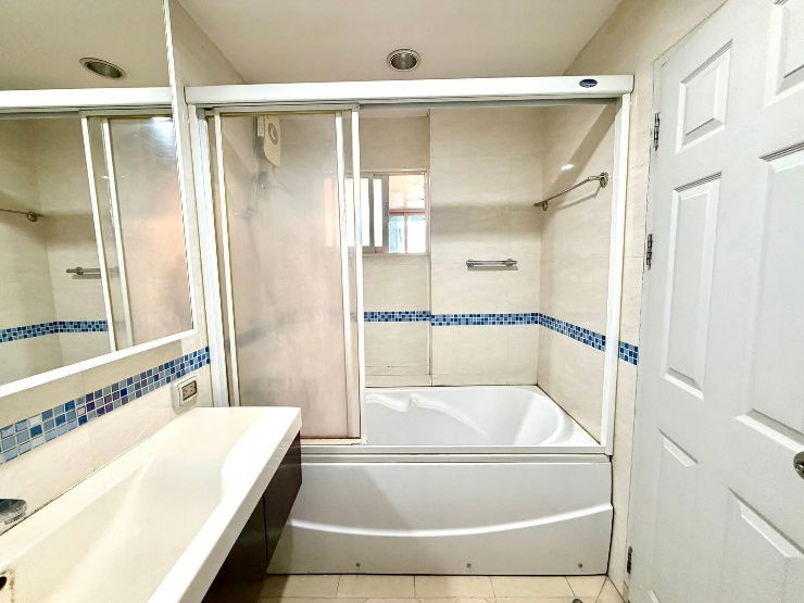 รูป Code: TP06
คอนโดไลฟ์แอท รัชดา-ห้วยขวาง
ห้องมุมติดวิวสวน เพียง 2 นาทีจาก MRT ห้วยขวาง (140 ม.)
- รูปที่ 7/8