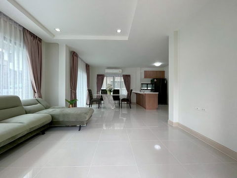 💙💛❤️ขายด่วน! บ้านเดี่ยว “เศรษฐสิริ วัชรพล” โดยแสนสิริ ✨ รีโนเวทใหม่ทั้งหลัง พร้อมเข้าอยู่ทันที ไม่ต้องแต่งเพิ่ม!