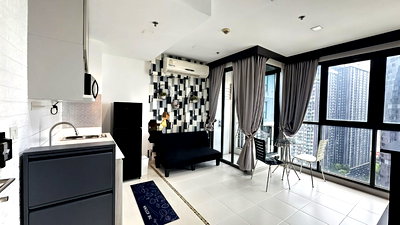 Condos for sale : Owner selling with tenant - IDEO MOBI RAMA9 - Duplex home office style, 2 floors, highest of the project. The view is open and comfortable to the eyes