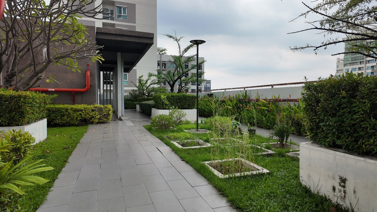 picture 1-Bed condo close to BTS Ekamai 28SQM with City view - Aspire Rama 4 - 17/22