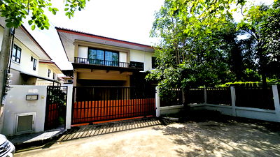 เช่าบ้านเดี่ยว นครปฐม : คุ้มค่ามาก!  ปล่อยเช่า บ้านเดี่ยว หมู่บ้าน เดอะไพรเวซี่ พุทธมณฑล สาย 7 เนื้อที่ 69.6 ตร.ว. ติดถนนใหญ่พุทธมณฑลสาย7 ใกล้ถนนเพชรเกษม