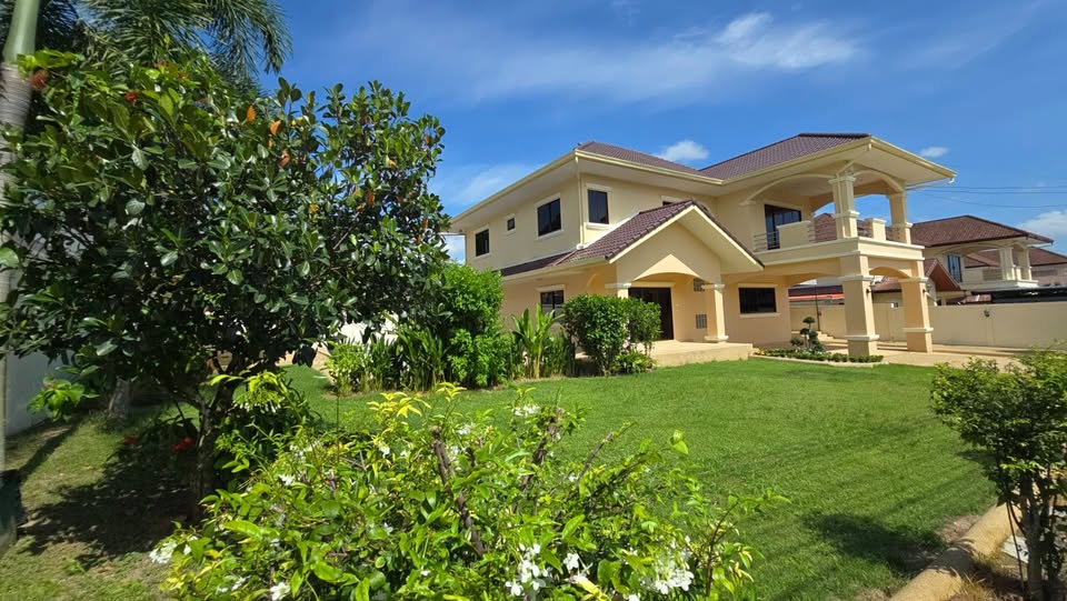 picture Pool Villa for Sale 5 Bedrooms at Mabprachan - 4/14