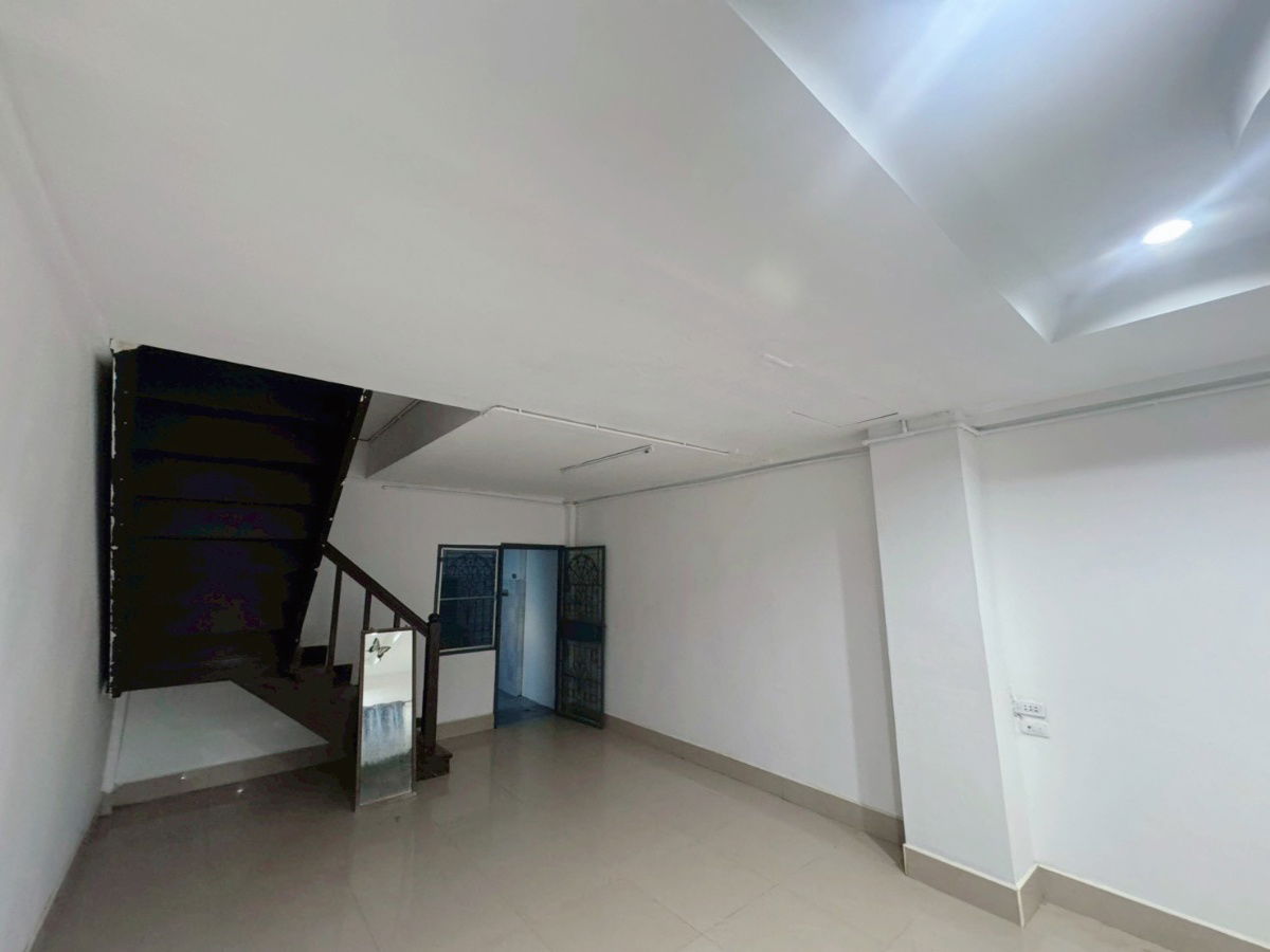 รูป เจ้าของให้เช่าเอง ทาวเฮ้า 2 ชั้น คูคต ลำลูกกาคลองสอง  อยู่ใกล้ตลาด  BTS  สะดวก - รูปที่ 3/7