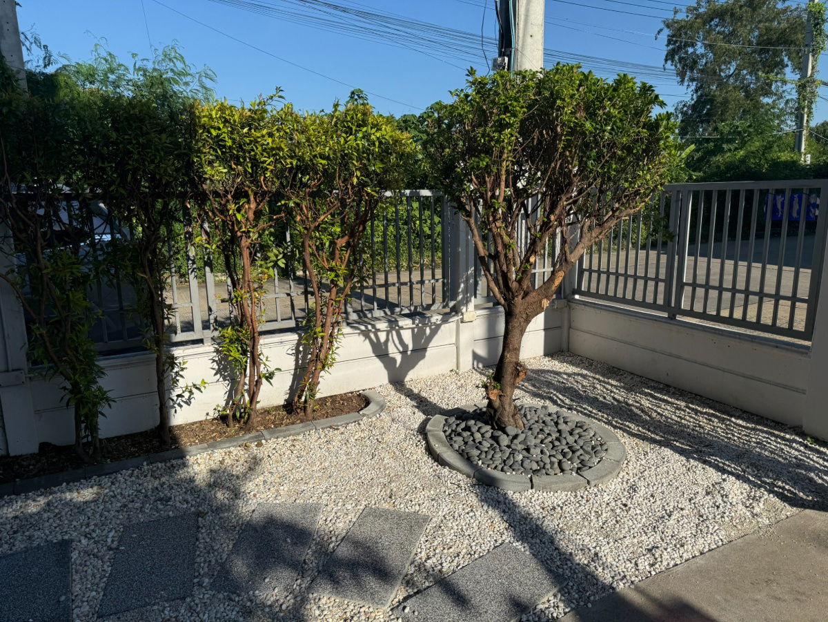 รูป ให้เช่าทาวน์โฮม 3 ชั้น 4 ห้องนอน ห้องน้ำในตัวทุกห้อง ตกแต่งหรู บรรยากาศหมู่บ้านเงียบสงบ - รูปที่ 15/27