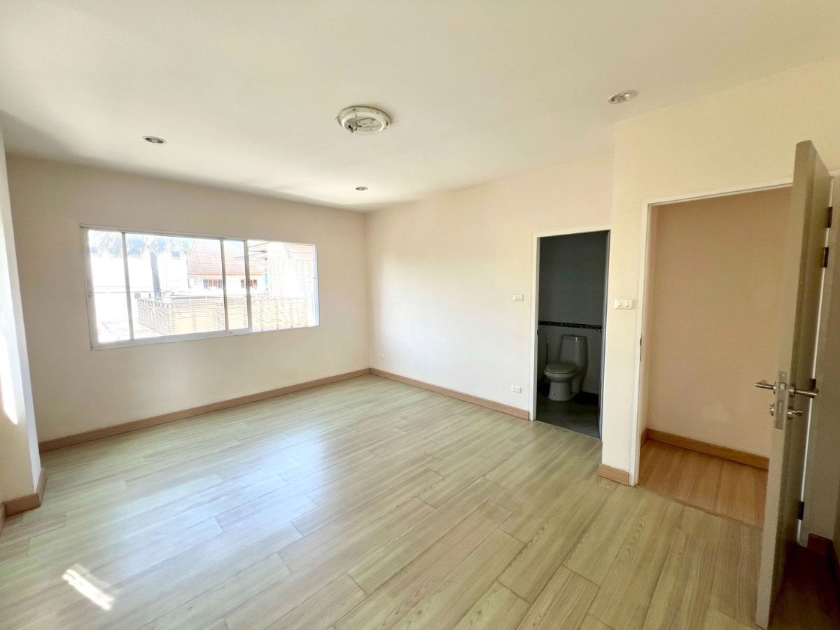 รูป 🚩ให้เช่า ทาวน์โฮม 3 ชั้น หลังมุม ใกล้ Central Eastville 5 นาที บ้านบุณณดา ซ.ประดิษฐ์มนูธรรม 10 | 3 ห้องนอน 4 ห้องน้ำ 🛣️ใกล้เลียบด่วน - รูปที่ 13/20