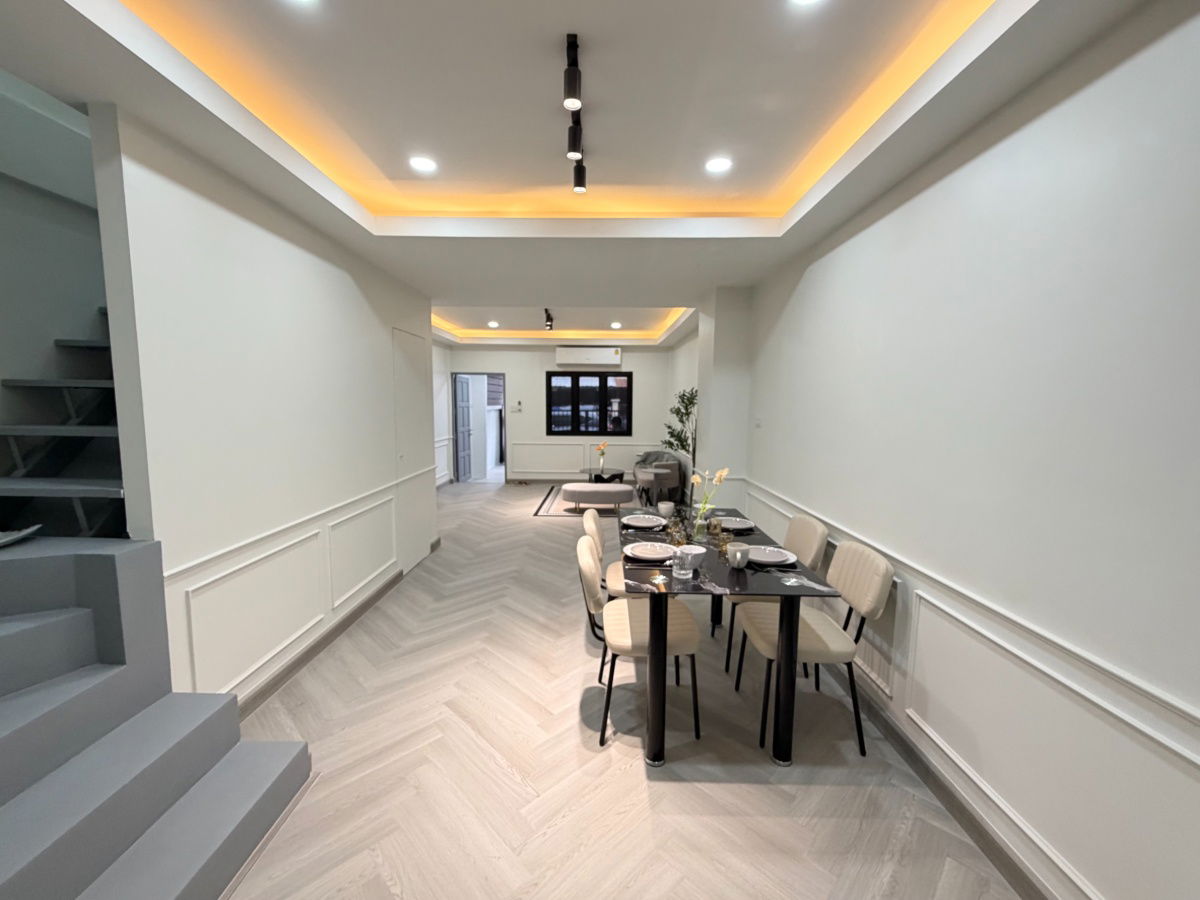 รูป ทาว์นโฮมรีโนเวทใหม่ทั้งหลัง พร้อมเข้าอยู่ โชคชัย 4 ซอย 22 ใกล้รถไฟฟ้า ราคาน่ารักเพียง 3.79 M เท่านั้นน - รูปที่ 4/15