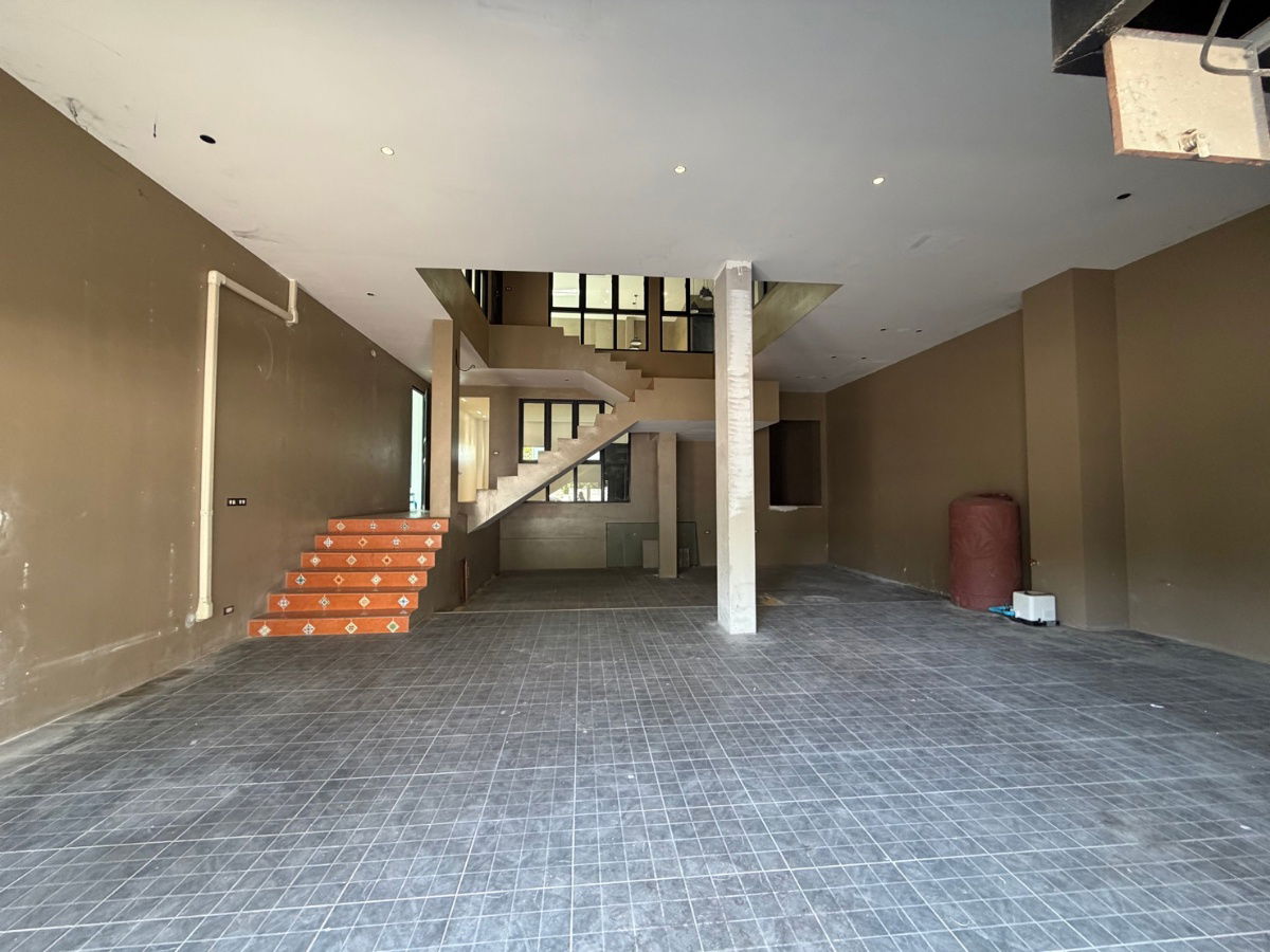 รูป 🏗️ ขายโฮมออฟฟิศ 2 ชั้น — ทำเลทอง “ติดถนนพระราม 9” - รูปที่ 2/17