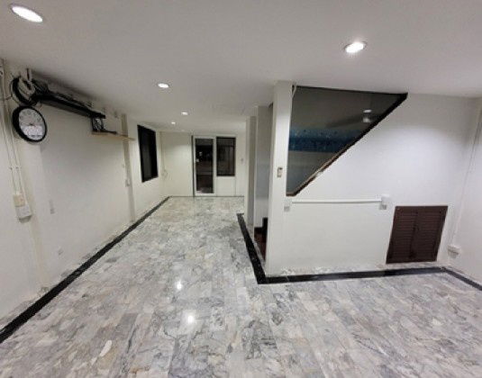 รูป ให้เช่าบ้านเดี่ยว 2 ชั้น ซอยประชาราษฎร์บำเพ็ญ 26 แอร์ 6 เครื่อง จอดรถ 3 คัน อยู่อาศัย หรือ Home Office - รูปที่ 12/13