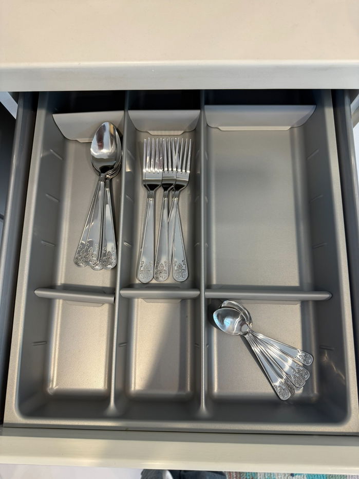 รูป ให้เช่าทาวน์โฮม 3 ชั้น 4 ห้องนอน ห้องน้ำในตัวทุกห้อง ตกแต่งหรู บรรยากาศหมู่บ้านเงียบสงบ - รูปที่ 20/27