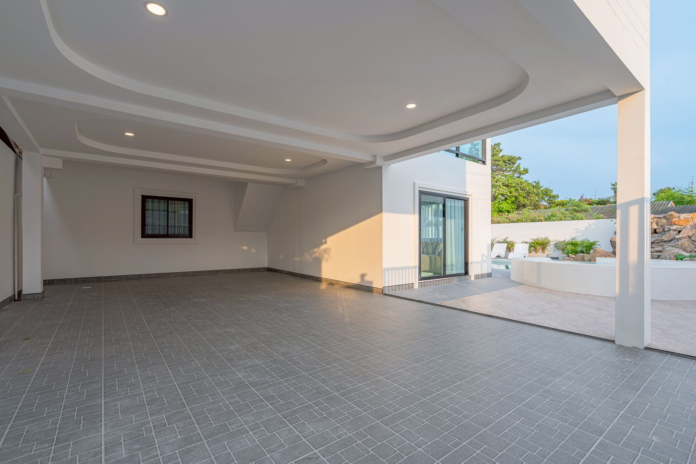 รูป ขายบ้านเดี่ยว 5 ห้องนอน พูลวิลล่า อีสต์ปัตตา - รูปที่ 5/28