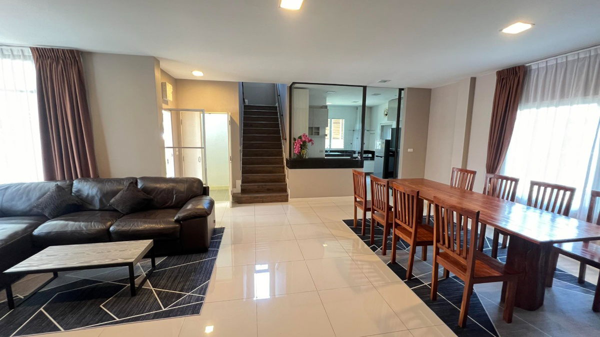 picture House for rent with 4 bedrooms and 4 toilets. - 2/6