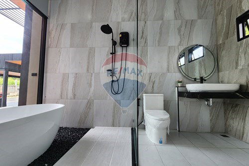 รูป [920611003-85] พูลวิลล่า สัตหีบ - รูปที่ 22/104