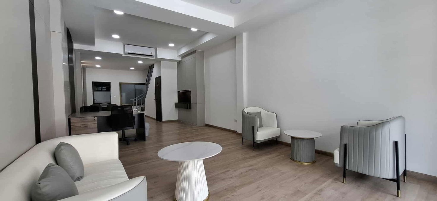 รูป 3-Storey Commercial Building for Sale - รูปที่ 3/17