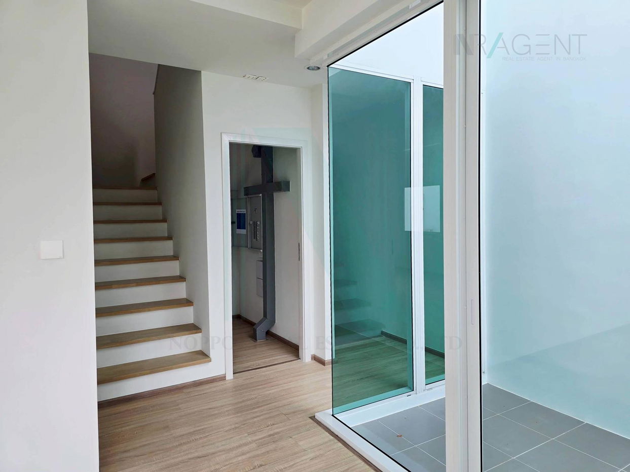 รูป 📌 ขายบ้านแฝด โครงการ เนอวานา แอบโซลูท เอกมัย-รามอินทรา 3 ชั้น 4 ห้องนอน 4 ห้องน้ำ - รูปที่ 7/8