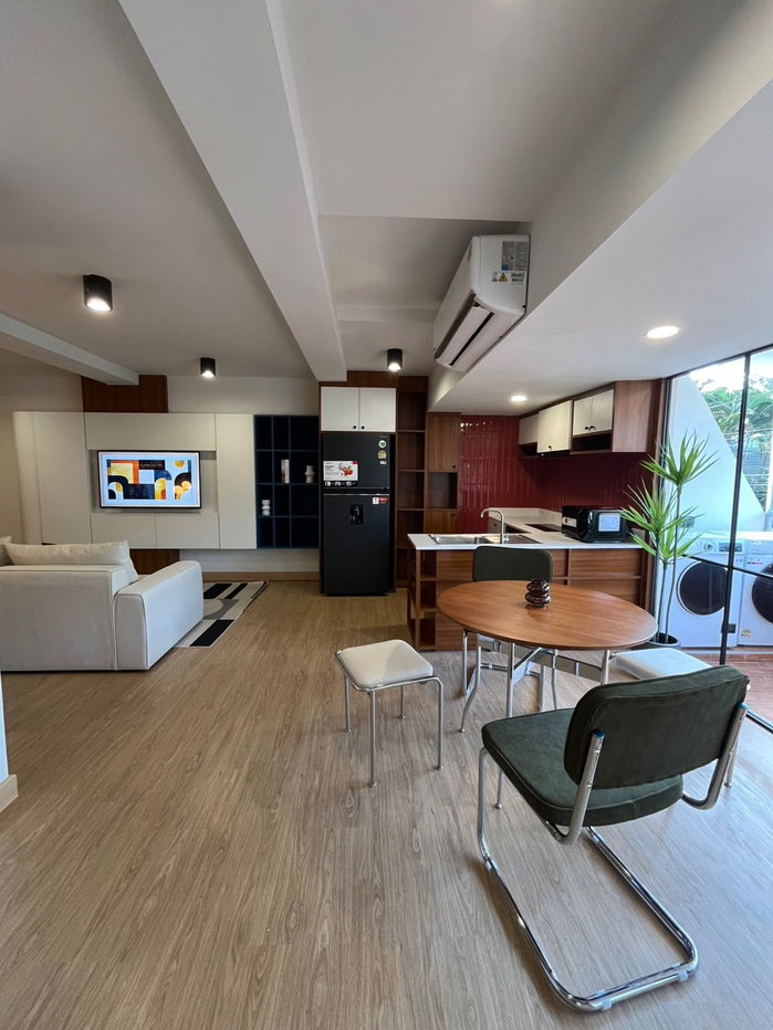 picture Newly renovated condo for sale, move-in ready, located in the heart of Nimman. - 1/12