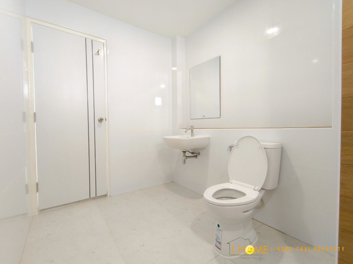 รูป ขายบ้านแฝดสองชั้น 3 ห้องนอน 3 ห้องน้ำ 1 ห้องครัว 2 ที่จอดรถ - รูปที่ 18/33