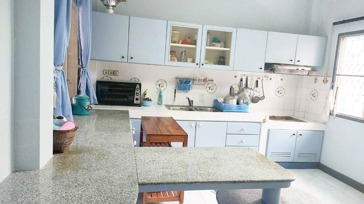 picture A detached house for rent with 3 bedrooms and 2 bathrooms - 4/16