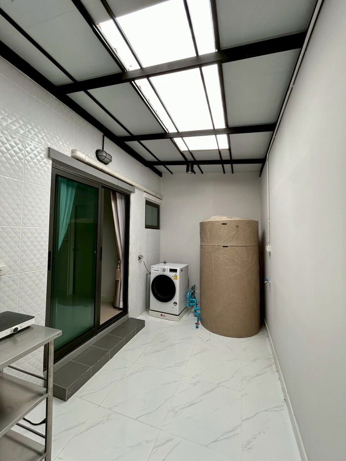 picture Townhome for Rent – Baan Klang Muang Phahol–Ramintra 3-storey townhome, available from 12 December 2025 Near Don Mueang Airport Fully furnished  - 11/20