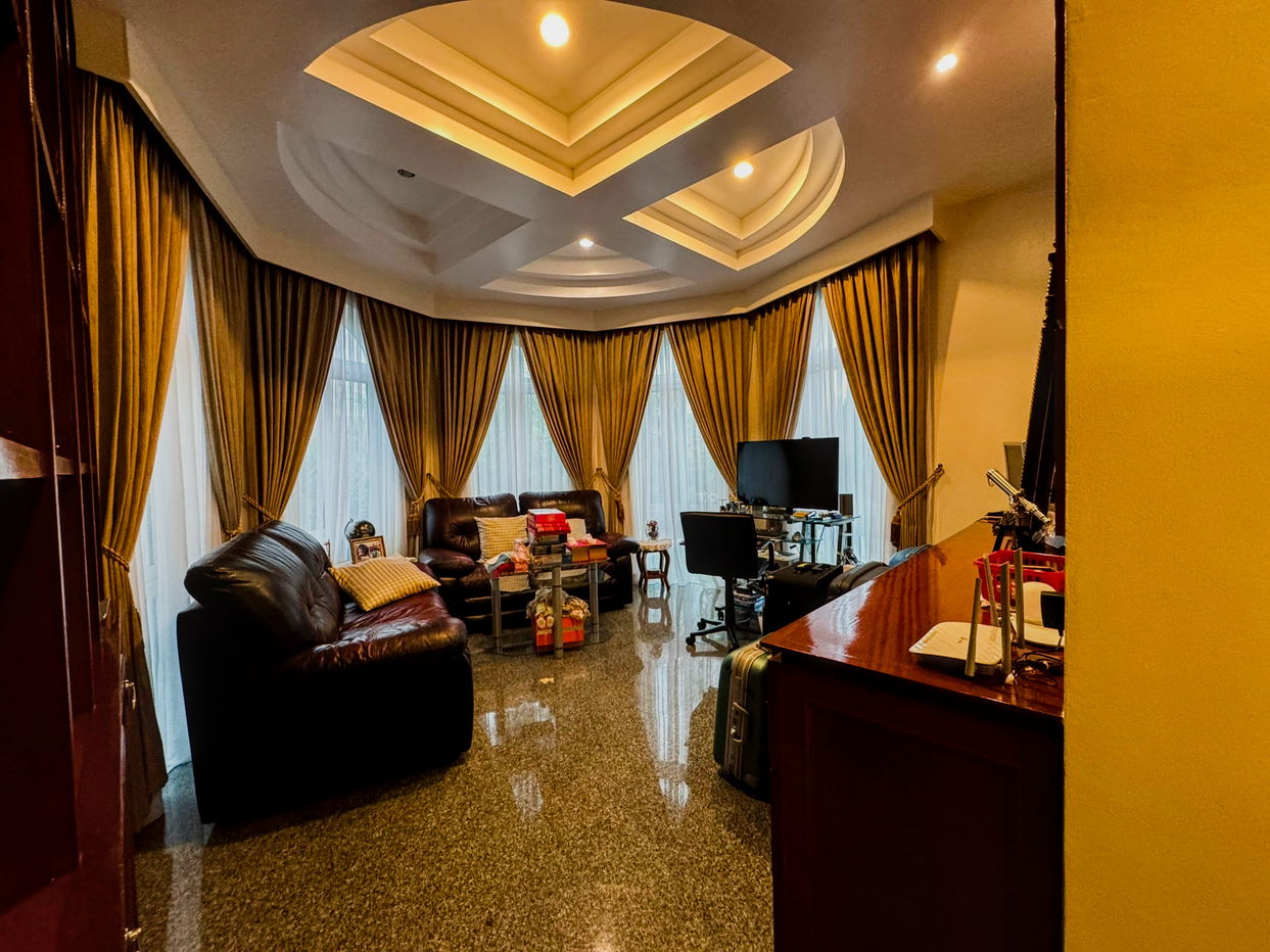 picture Luxury Pool Villa for Sale – Pratumnak Hill, Pattaya - 7/21