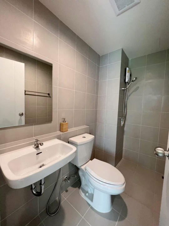 รูป code : E138 ให้เช่าคอนโด คอนโดมี นวนคร (Condo Me Navanakorn) | ห้องมุมชั้น 1 เงียบสงบ เฟอร์ครบ พร้อมเข้าอยู่ต้น ม.ค. 69 - รูปที่ 10/10