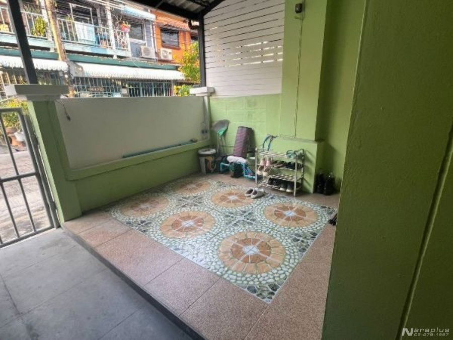 รูป 68121158 : ขายทาวน์เฮ้าส์ 2 ชั้น ขนาด 3 ห้องนอน บนที่ดิน 20.6 ตารางวา หมู่บ้านซื่อตรง ลีลาวดี ซอย พหลโยธิน 54/1 บ้านสวย น่าอยู่ ราคาดีๆ - รูปที่ 3/14