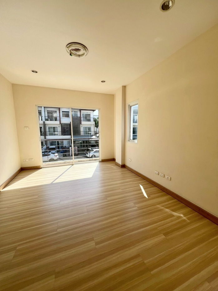 รูป 🚩ให้เช่า ทาวน์โฮม 3 ชั้น หลังมุม ใกล้ Central Eastville 5 นาที บ้านบุณณดา ซ.ประดิษฐ์มนูธรรม 10 | 3 ห้องนอน 4 ห้องน้ำ 🛣️ใกล้เลียบด่วน - รูปที่ 11/20