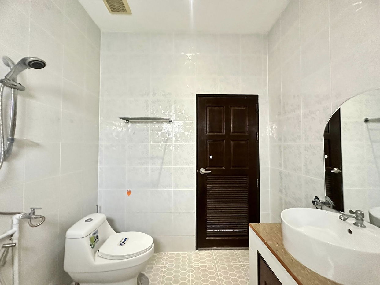 picture Cozy 2-Bedroom House for Rent in East Pattaya - 11/12