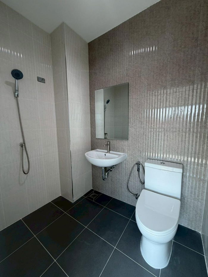 รูป ขายทาวน์โฮม 3 ชั้น ซอยนาคนิวาส 37 แยก 1-8 ขนาดพื้นที่ 22 ตารางวา 4 ห้องนอน 5 ห้องน้ำ ตกแต่งใหม่พร้อมอยู่ - รูปที่ 19/22