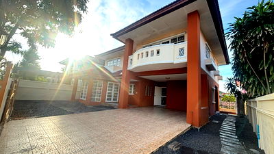 Houses for rent วิทยาลัยเทคนิคกาญจนาภิเษกมหานคร :  2-storey detached house for rent, Flora Ville Suwinthawong 38 project, Chalong Krung Road 61