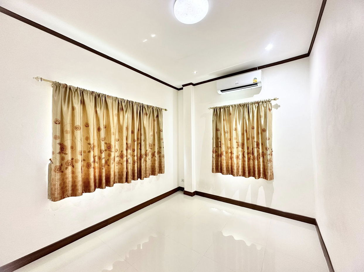 picture Cozy 2-Bedroom House for Rent in East Pattaya - 9/12