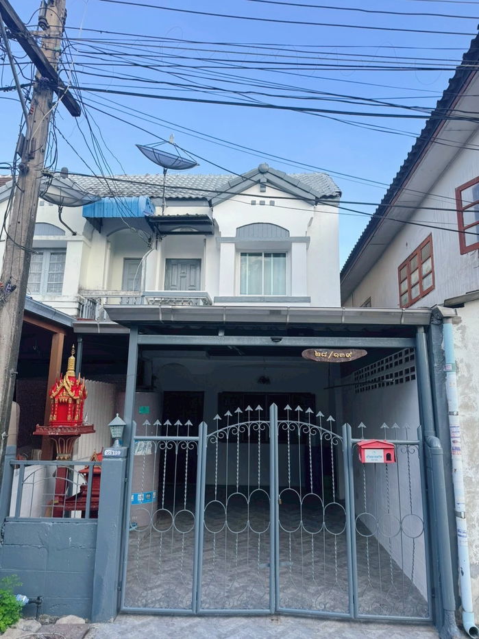 รูป เจ้าของให้เช่าเอง ทาวเฮ้า 2 ชั้น คูคต ลำลูกกาคลองสอง  อยู่ใกล้ตลาด  BTS  สะดวก - รูปที่ 1/7