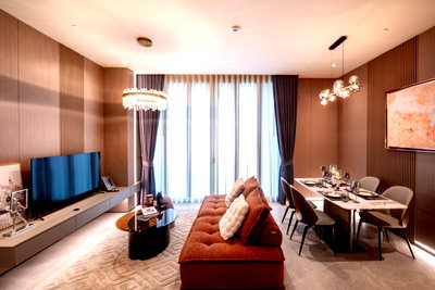 Condos for sale Makro Food Service Sukhumvit 71 : HYDE Heritage Thonglor”, a high-end luxury condominium, only 300 meters from BTS Thonglor.