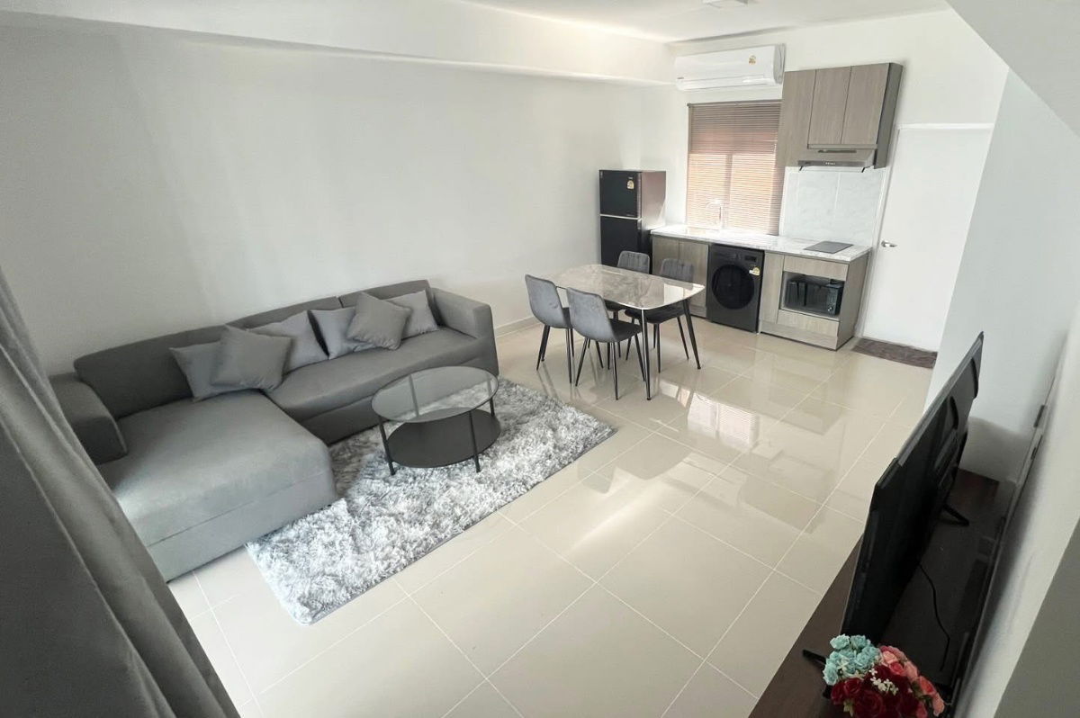 รูป ทาวน์เฮ้าส์ให้เช่า 📍 Pleno Sukhumvit-Bangna 2 📍 3 ห้องนอน 2 ห้องน้ำ เฟอร์นิเจอร์ และ เครื่องใช้ไฟฟ้าครบ - รูปที่ 3/10