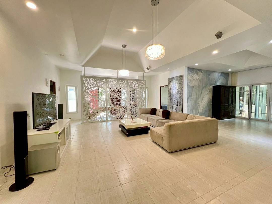 picture European-Thai Home Village 12.9 million baht - 10/20