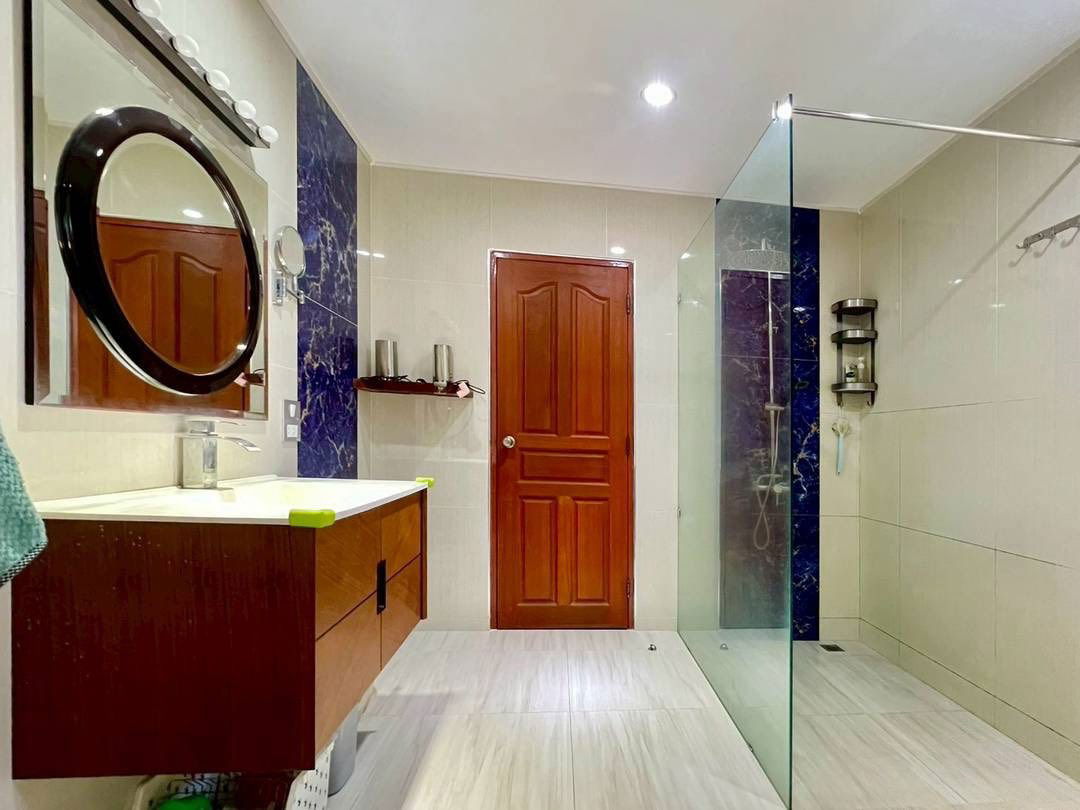 picture European-Thai Home Village 12.9 million baht - 18/20