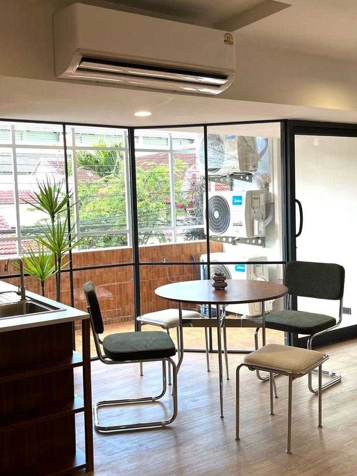 picture Newly renovated condo for sale, move-in ready, located in the heart of Nimman. - 4/12