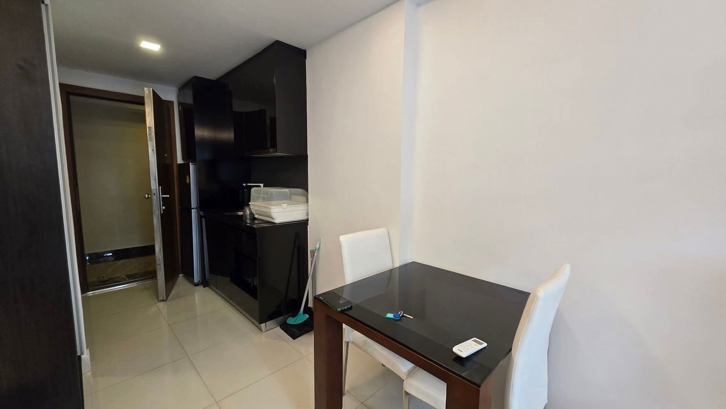 picture Studio Condo for Rent – Club Royal Condominium, Naklua - 3/5