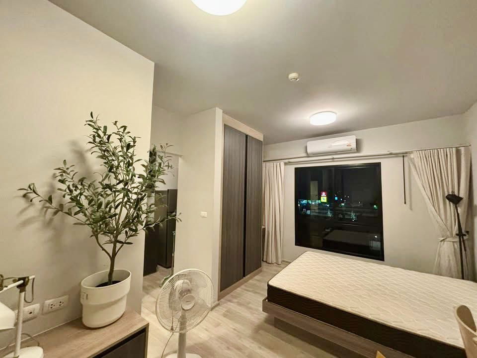 picture code : E195 Unio Ramkhamhaeng–Serithai - 1/6