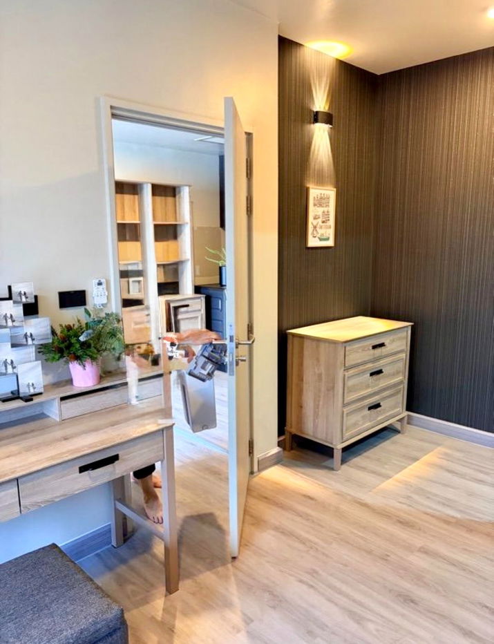 picture code : E156 Onyx Phaholyothin–Saphankwai - 2/16