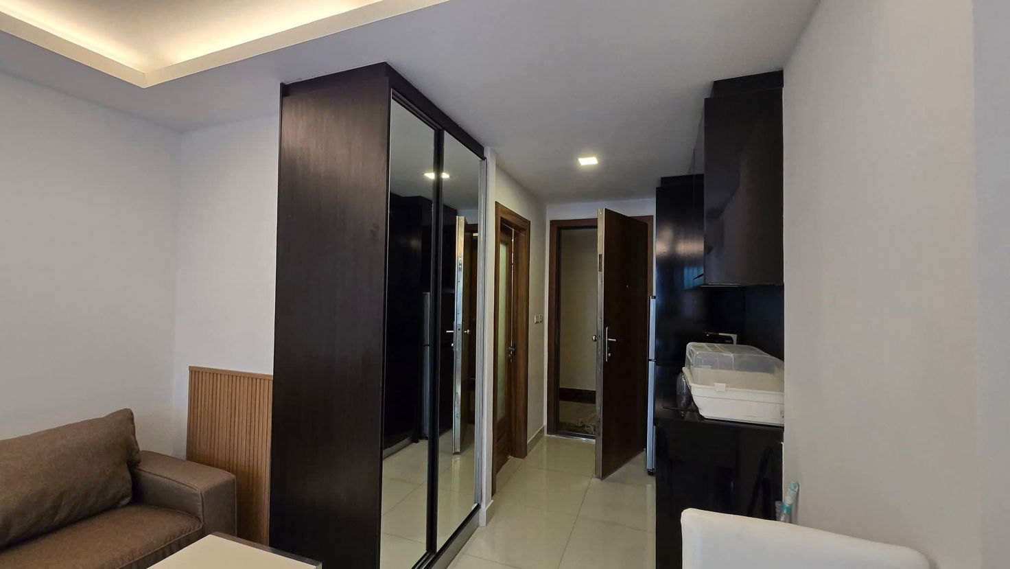 picture Studio Condo for Rent – Club Royal Condominium, Naklua - 4/5