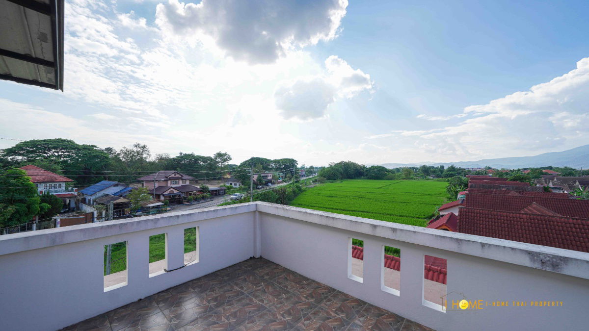 picture A two storey house for rent with 3 bedrooms,3 toilets and 1 kitchen. - 27/30