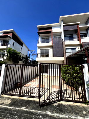 เช่าทาวน์โฮม ถนนประดิษฐ์มนูธรรม : 🚩ให้เช่า ทาวน์โฮม 3 ชั้น หลังมุม ใกล้ Central Eastville 5 นาที บ้านบุณณดา ซ.ประดิษฐ์มนูธรรม 10 | 3 ห้องนอน 4 ห้องน้ำ 🛣️ใกล้เลียบด่วน