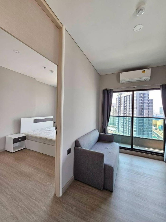 picture code : E176 Lumpini Park Phahon 32 - 14/18