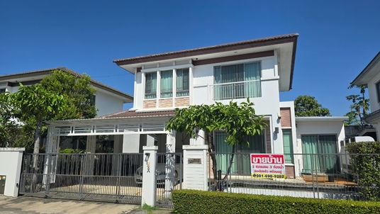 ขายด่วน เจ้าของขายเอง ต่อรองได้ บ้านสวย 2 ชั้น โครงการ มัณฑนา เลค วัชรพล โซนด้านหน้าทะเลสาป สภาพใหม่ สวย ดูแลอย่างดี