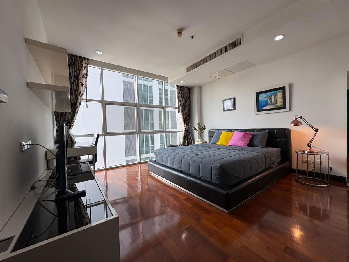 picture code : E183 The Prime 11 Condo - 1/17